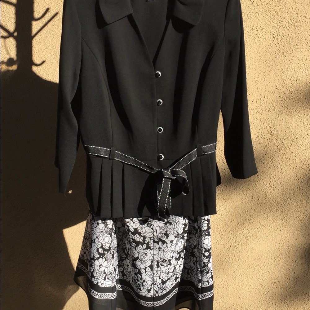 Two pieces dress.